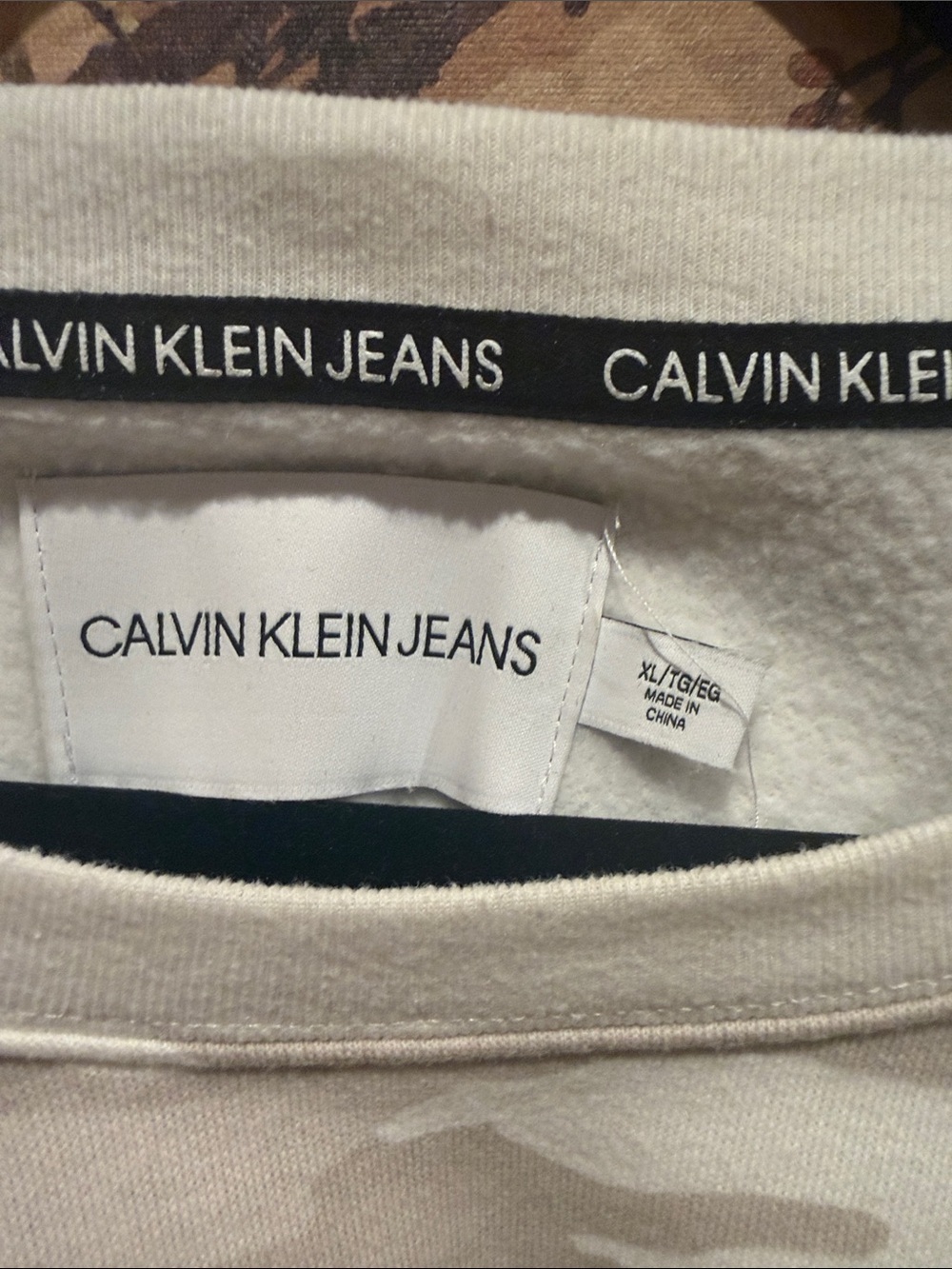 Calvin Klein Jeans Neutral Camo Logo Sweatshirt - Picture 2 of 4
